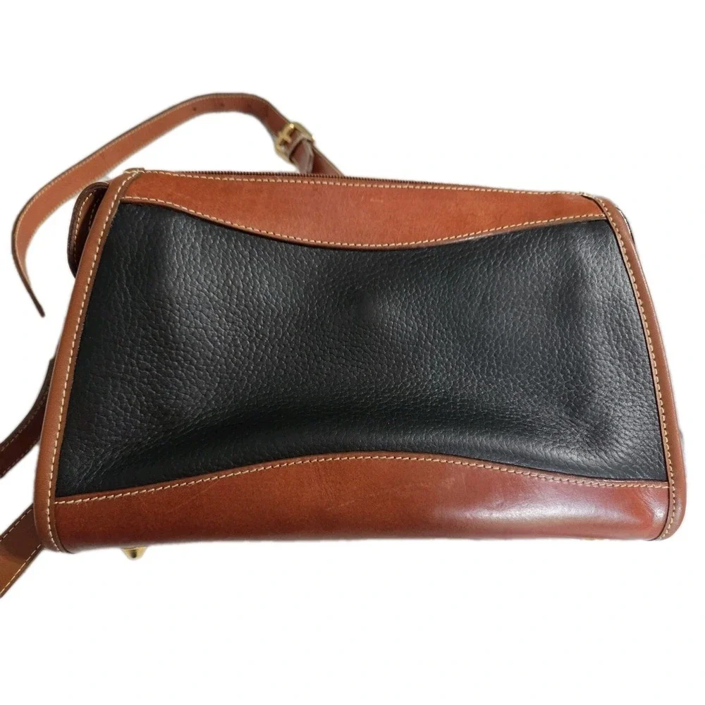 Hunt Club Vintage Leather Shoulder Crossbody Bag Purse Black and Brown